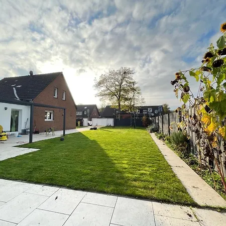 Modern Private House Near Messe Duesseldorf, 4 Bedrooms, Garden, Parking Villa Düsseldorf