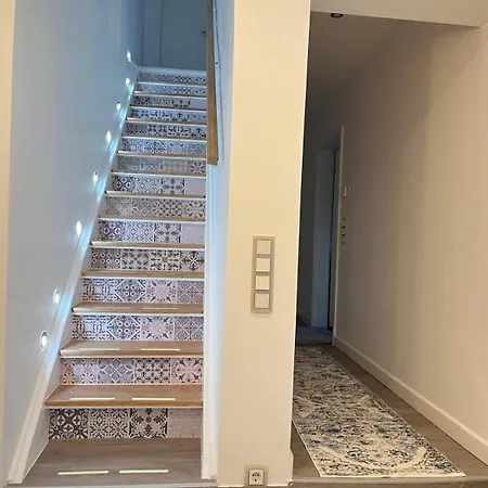 Modern Private House Near Messe Duesseldorf, 4 Bedrooms, Garden, Parking * Düsseldorf